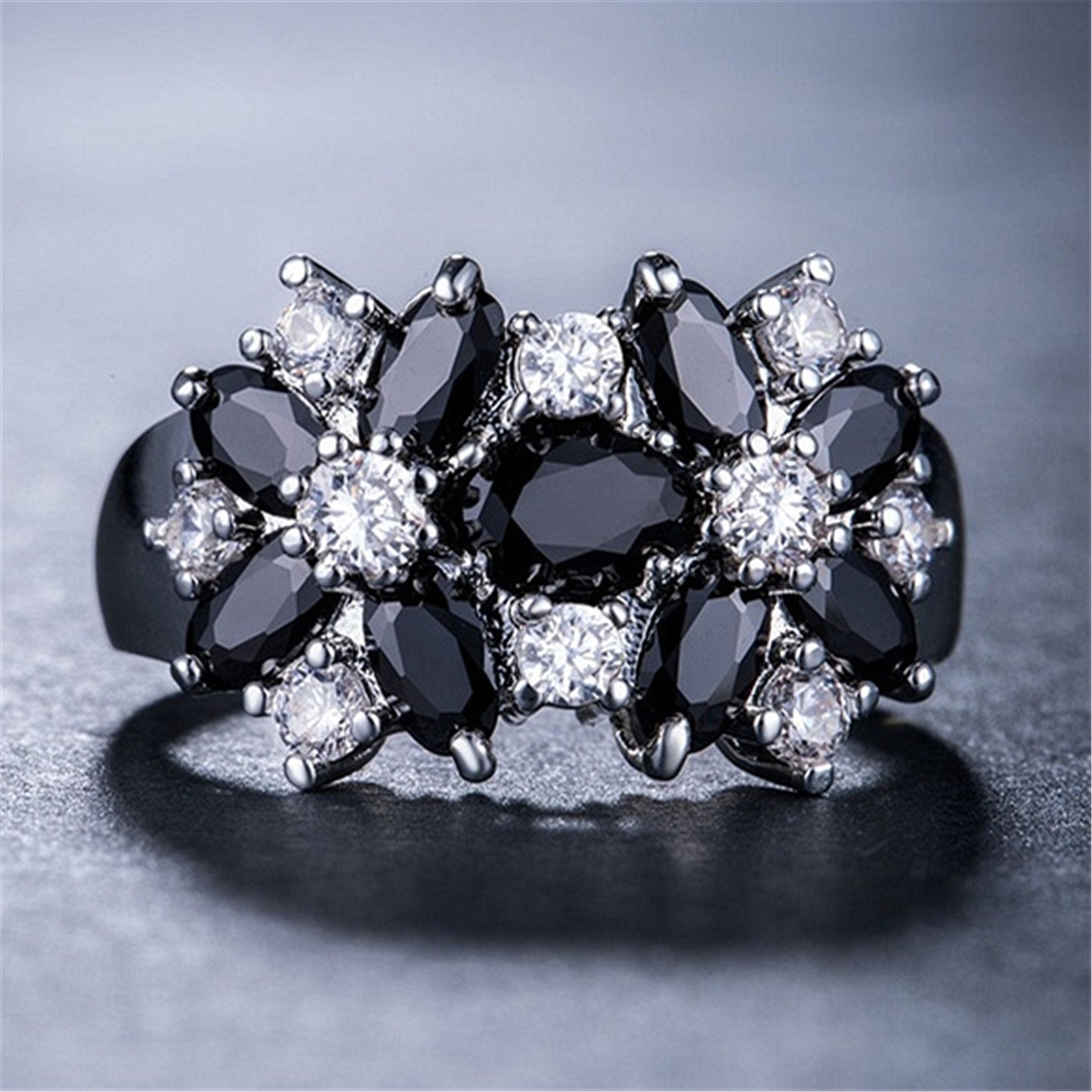 Zircon Creative Bloom Flower Rhinestone-embedded Ring