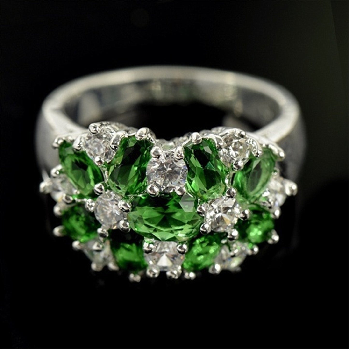 Zircon Creative Bloom Flower Rhinestone-embedded Ring