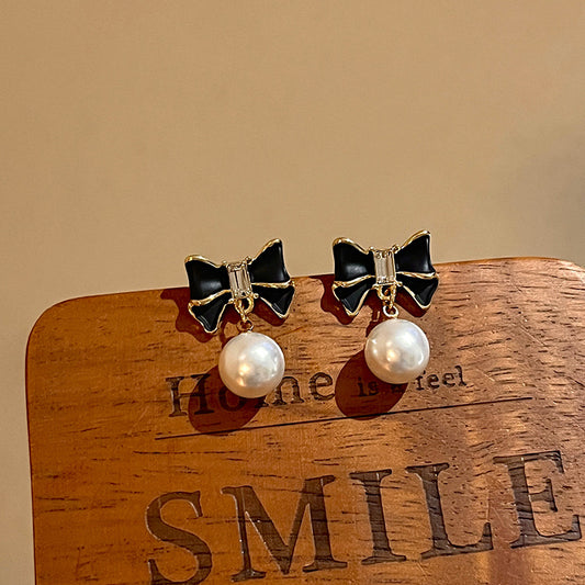 Women's Niche Black Bow Pearl Stud Earrings