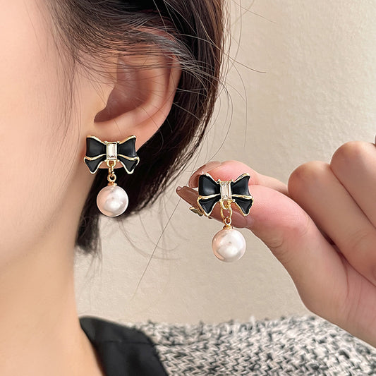 Women's Niche Black Bow Pearl Stud Earrings